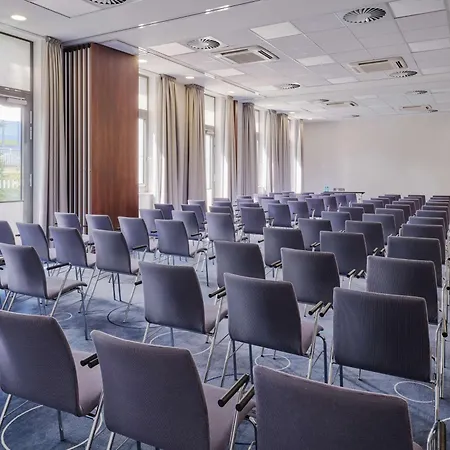 Hotel Dorint Parkhotel Frankfurt / 4*